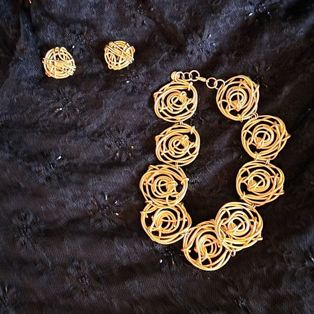 Roberta Chiarelli Gold Choker Necklace and Earring Set